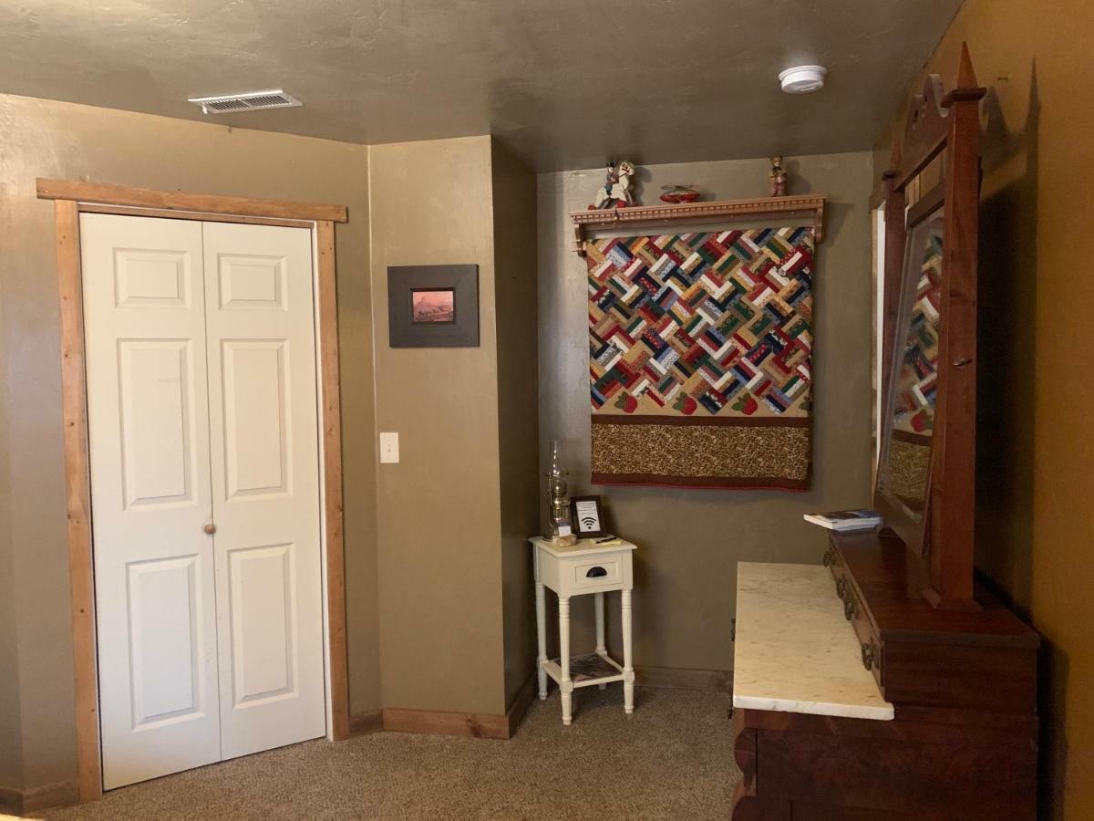 Zion'S Backyard Bed And Breakfast Colorado City Esterno foto