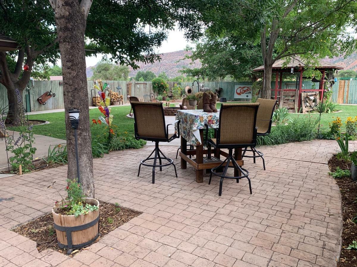 Zion'S Backyard Bed And Breakfast Colorado City Esterno foto